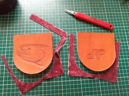 Trimming the lining Trimming the lining